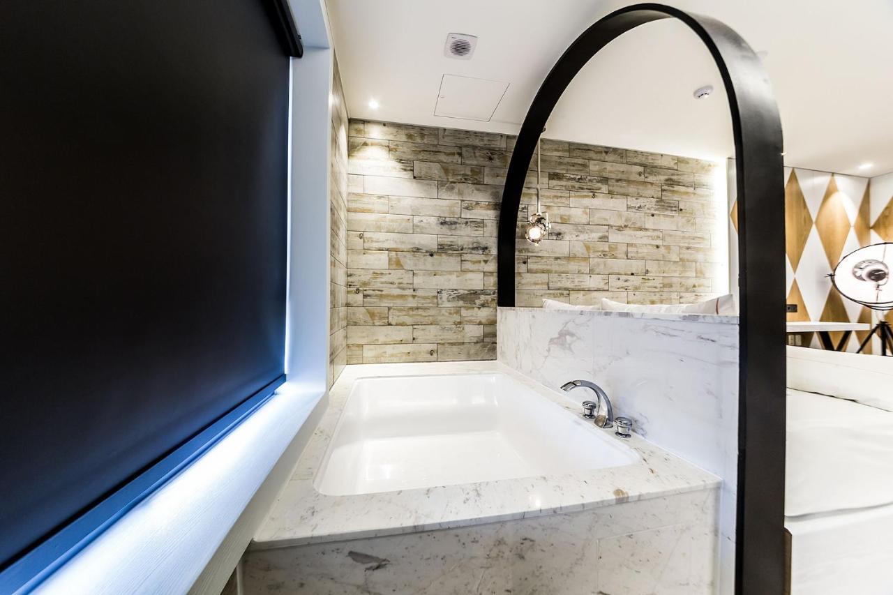 Hotel Forestar Seoul Bagian luar foto