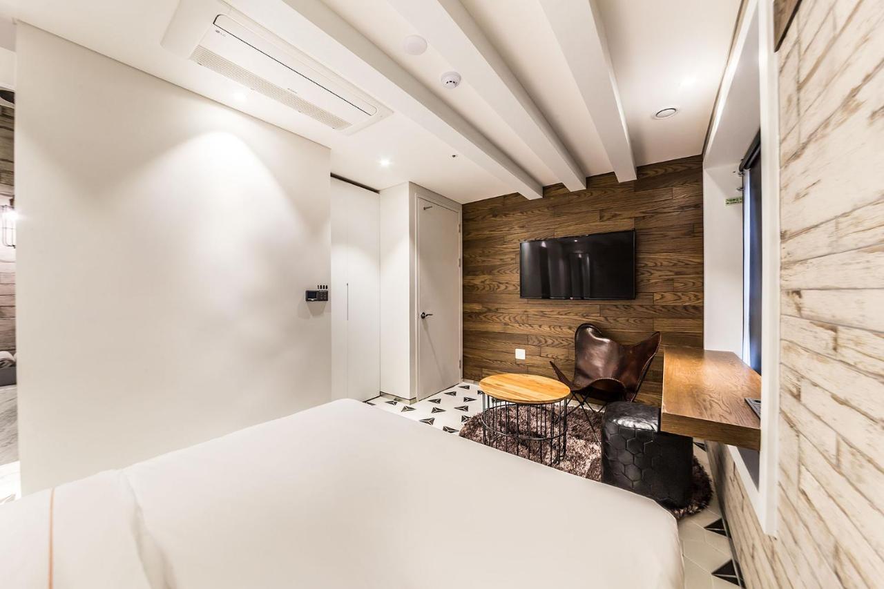 Hotel Forestar Seoul Bagian luar foto