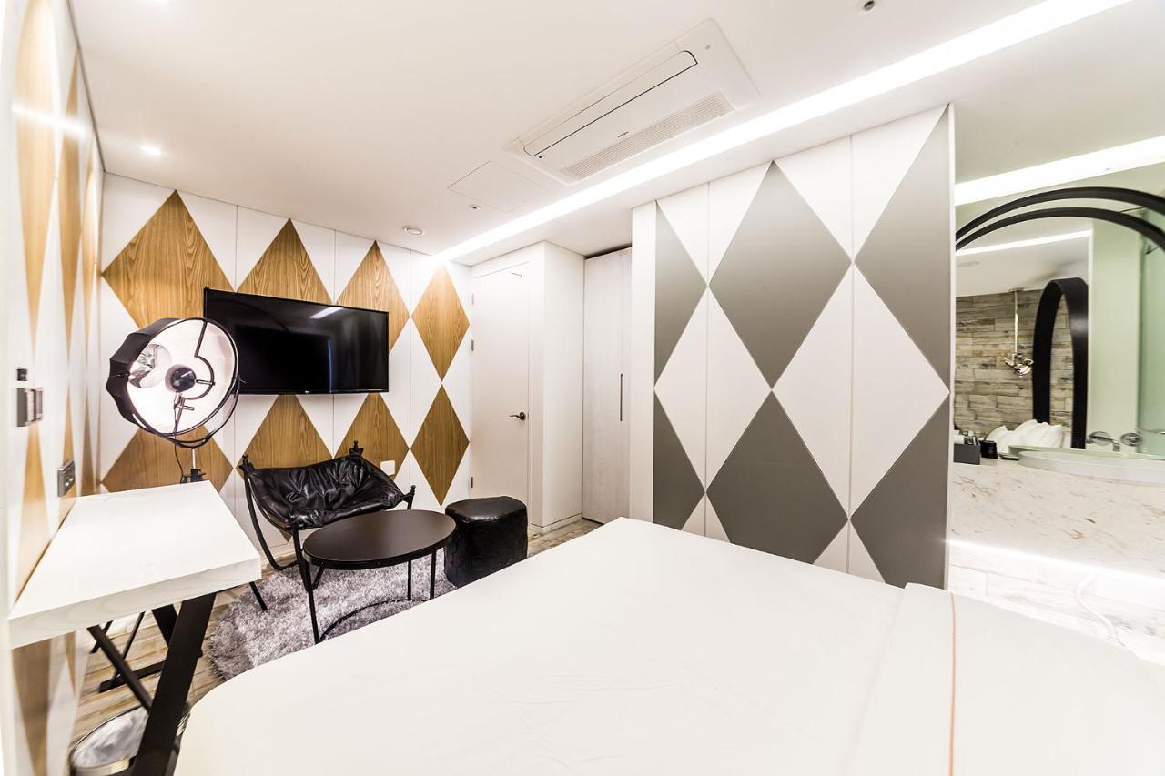 Hotel Forestar Seoul Bagian luar foto